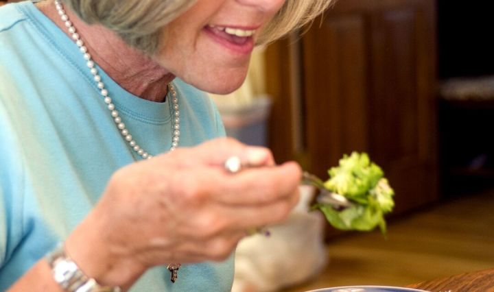 geriatric woman, retiree